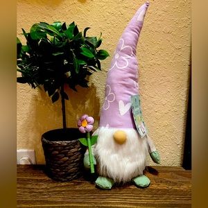 New Spring Gnome 20 inches with weight at the bottom